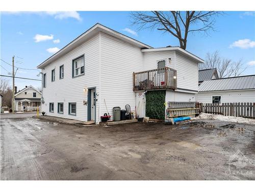 261 Elgin St West, Arnprior, ON 