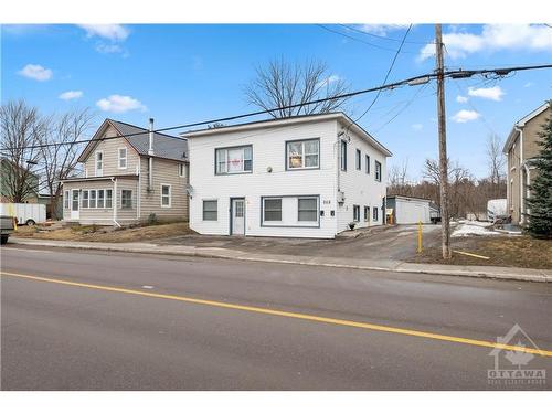 261 Elgin St West, Arnprior, ON 