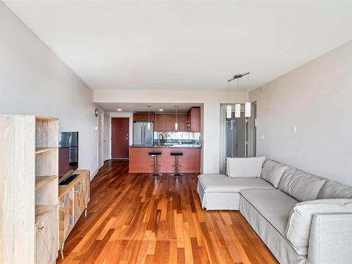 S1104-737 Humboldt St, Victoria, BC - Indoor Photo Showing Living Room