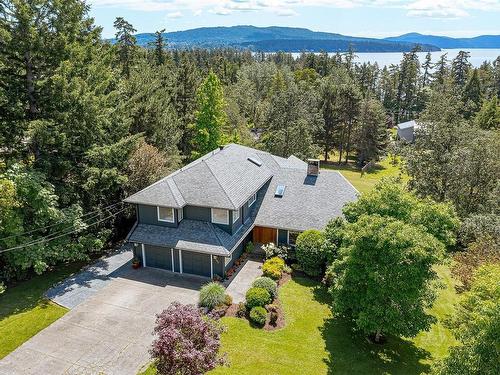 585 Norris Rd, North Saanich, BC 