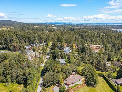 585 Norris Rd, North Saanich, BC 