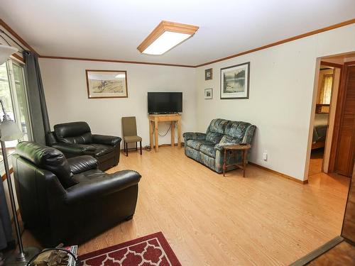 1468 Agate Bay Rd, Barriere, BC - Indoor Photo Showing Other Room