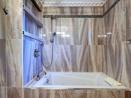 753 Fletcher Valley Cres, Mississauga, ON - Indoor Photo Showing Bathroom