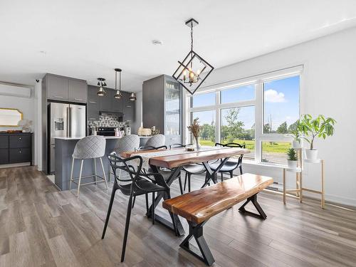 Salon - 316A-5505 Rue De Châteauneuf, Brossard, QC - Indoor Photo Showing Dining Room