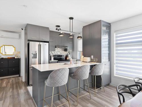 Cuisine - 316A-5505 Rue De Châteauneuf, Brossard, QC - Indoor Photo Showing Kitchen With Upgraded Kitchen