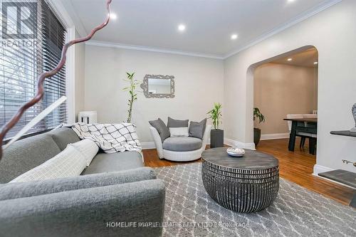 13 Harold Street, Brampton (Downtown Brampton), ON - Indoor Photo Showing Living Room