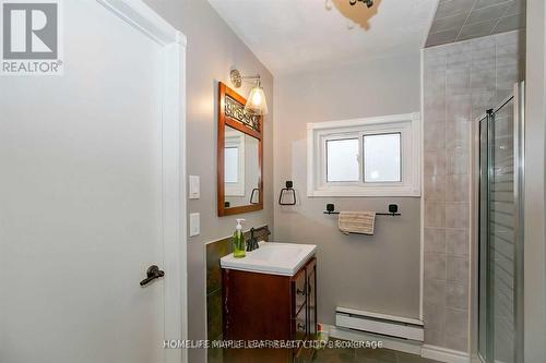 13 Harold Street, Brampton (Downtown Brampton), ON - Indoor Photo Showing Bathroom