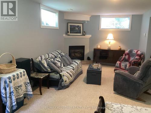 27 Laurent Boulevard, Kawartha Lakes (Lindsay), ON - Indoor Photo Showing Living Room With Fireplace