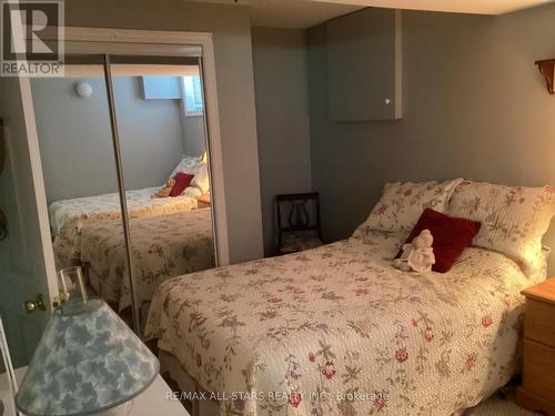 27 Laurent Boulevard, Kawartha Lakes, ON - Indoor Photo Showing Bedroom