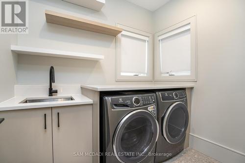 1019 Strathy Avenue, Mississauga, ON - Indoor Photo Showing Laundry Room