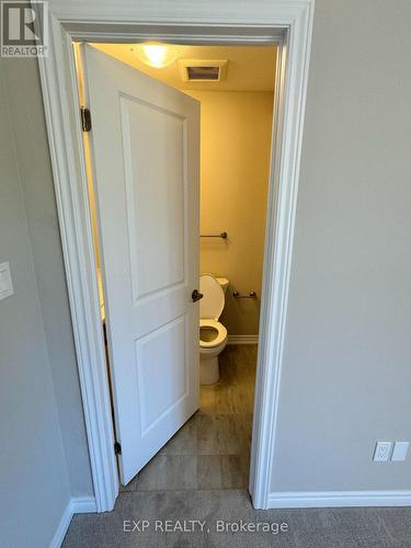 5 - 5672 Dorchester Road, Niagara Falls, ON - Indoor Photo Showing Bathroom