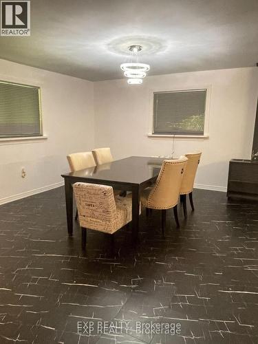 20527 Melbourne Road, Southwest Middlesex, ON - Indoor Photo Showing Dining Room