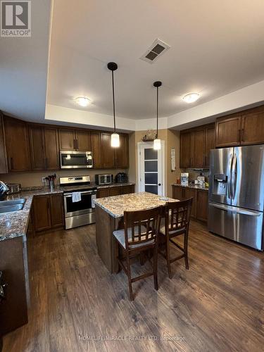 Upper - 10 Cottonwood Drive, Belleville, ON - Indoor Photo Showing Kitchen With Upgraded Kitchen