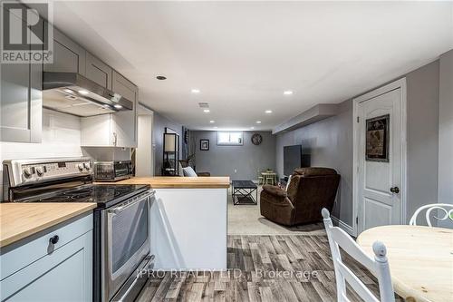 79 Sandalwood Avenue, Hamilton, ON - Indoor Photo Showing Kitchen