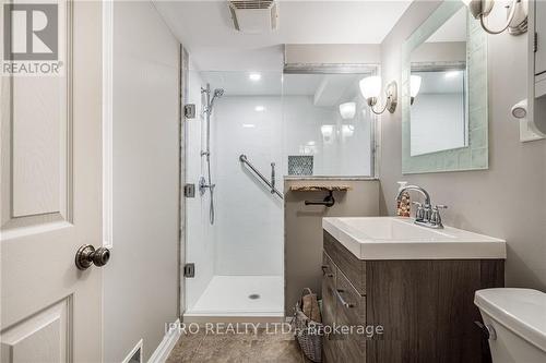 79 Sandalwood Avenue, Hamilton, ON - Indoor Photo Showing Bathroom