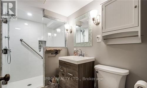 79 Sandalwood Avenue, Hamilton, ON - Indoor Photo Showing Bathroom