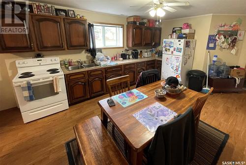 509 3Rd Street E, Meadow Lake, SK - Indoor Photo Showing Kitchen With Double Sink