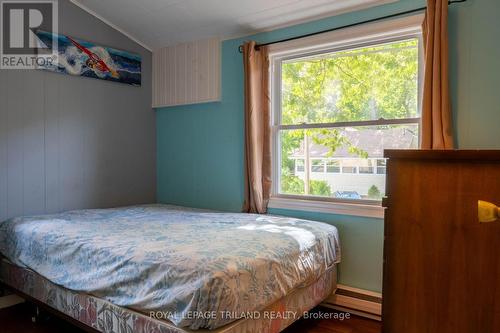 13 Elmwood Avenue, Lambton Shores (Grand Bend), ON - Indoor Photo Showing Bedroom