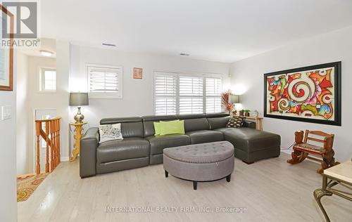 206 - 1400 The Esplanade Road N, Pickering, ON - Indoor Photo Showing Living Room