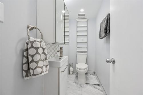 97 Haddon Avenue S, Hamilton, ON - Indoor Photo Showing Bathroom