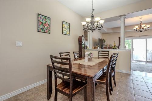 4061 Medland Drive, Burlington, ON - Indoor Photo Showing Dining Room