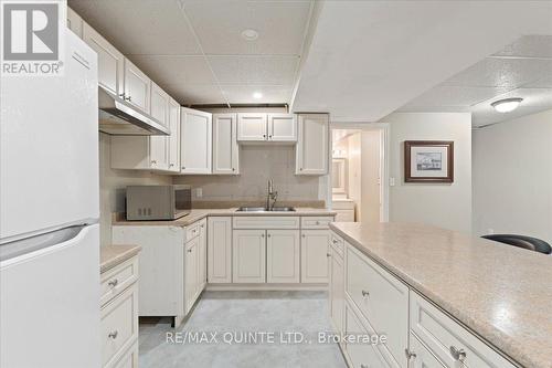 33 Alder Court, Belleville, ON - Indoor Photo Showing Kitchen With Double Sink