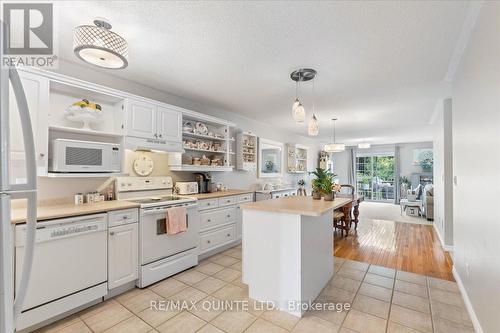 33 Alder Court, Belleville, ON - Indoor Photo Showing Kitchen