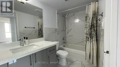 2105 - 155 Hillcrest Avenue, Mississauga, ON - Indoor Photo Showing Bathroom