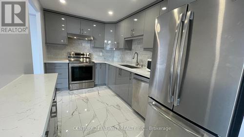 2105 - 155 Hillcrest Avenue, Mississauga, ON - Indoor Photo Showing Kitchen With Upgraded Kitchen