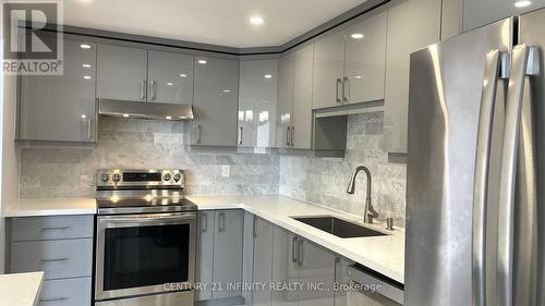 2105 - 155 Hillcrest Avenue, Mississauga, ON - Indoor Photo Showing Kitchen With Upgraded Kitchen