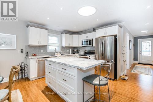 34 New York Avenue, Wasaga Beach, ON - Indoor Photo Showing Kitchen With Stainless Steel Kitchen With Upgraded Kitchen