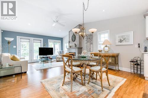 34 New York Avenue, Wasaga Beach, ON - Indoor Photo Showing Dining Room