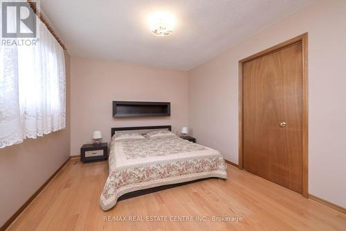 930 Wetherby Lane, Mississauga, ON - Indoor Photo Showing Bedroom