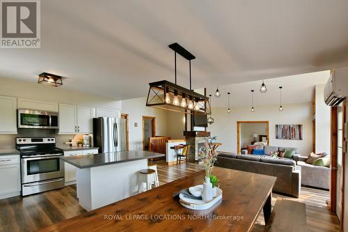 116 Tyrolean Lane, Blue Mountains (Blue Mountain Resort Area), ON - Indoor Photo Showing Kitchen