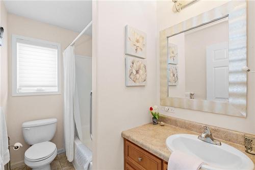 3918 Pleasantview Lane, Lincoln, ON - Indoor Photo Showing Bathroom