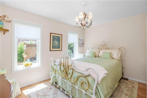 3918 Pleasantview Lane, Lincoln, ON - Indoor Photo Showing Bedroom