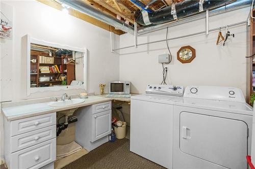 3918 Pleasantview Lane, Lincoln, ON - Indoor Photo Showing Laundry Room