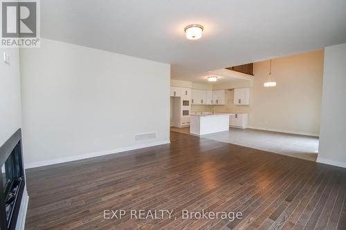 3193 Searidge Street, Severn (West Shore), ON - Indoor Photo Showing Kitchen