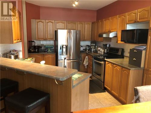 60 Brightside Avenue, Stittsville, ON - Indoor Photo Showing Kitchen With Stainless Steel Kitchen