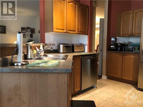 60 Brightside Avenue, Stittsville, ON - Indoor Photo Showing Kitchen With Double Sink