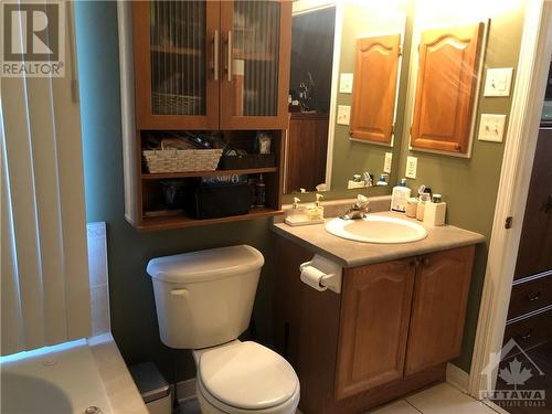 60 Brightside Avenue, Stittsville, ON - Indoor Photo Showing Bathroom