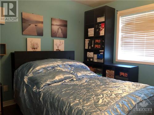 60 Brightside Avenue, Stittsville, ON - Indoor Photo Showing Bedroom