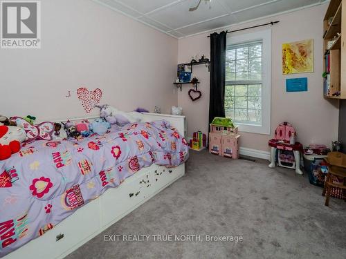 74 Taylor Road, Bracebridge, ON - Indoor Photo Showing Bedroom