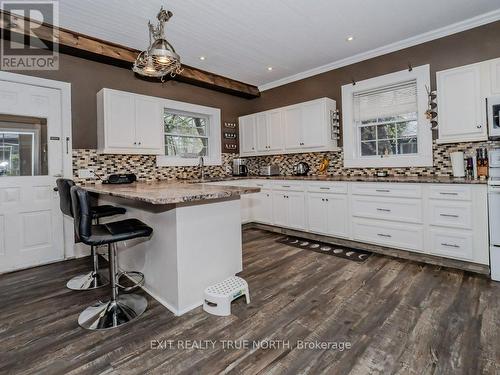 74 Taylor Road, Bracebridge, ON - Indoor Photo Showing Kitchen With Upgraded Kitchen