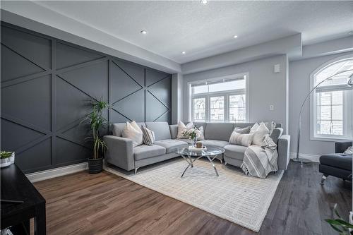 46 Borers Creek Circle, Waterdown, ON - Indoor Photo Showing Living Room