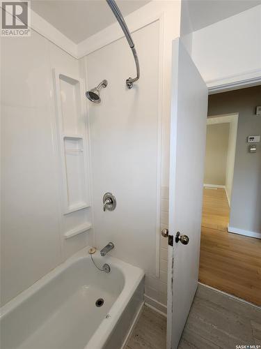 2644 Mcdonald Street, Regina, SK - Indoor Photo Showing Bathroom