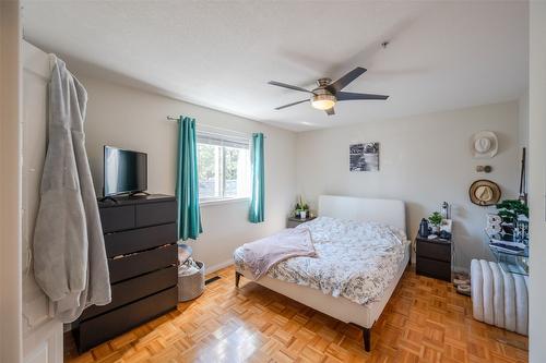 4123 Ponderosa Drive, Peachland, BC - Indoor Photo Showing Bedroom