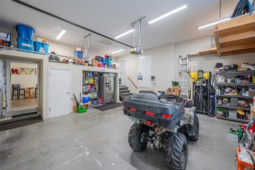 4123 Ponderosa Drive, Peachland, BC - Indoor Photo Showing Garage