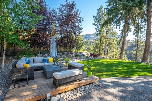 4123 Ponderosa Drive, Peachland, BC - Indoor Photo Showing Living Room With Fireplace