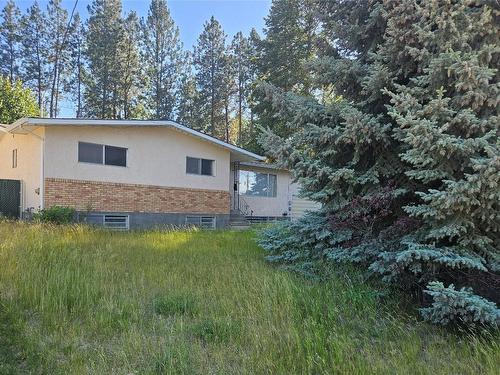 305 & 295 Clarissa Road, Kelowna, BC - Outdoor